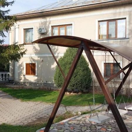 Room Hostel Dostyk アルマトイ エクステリア 写真