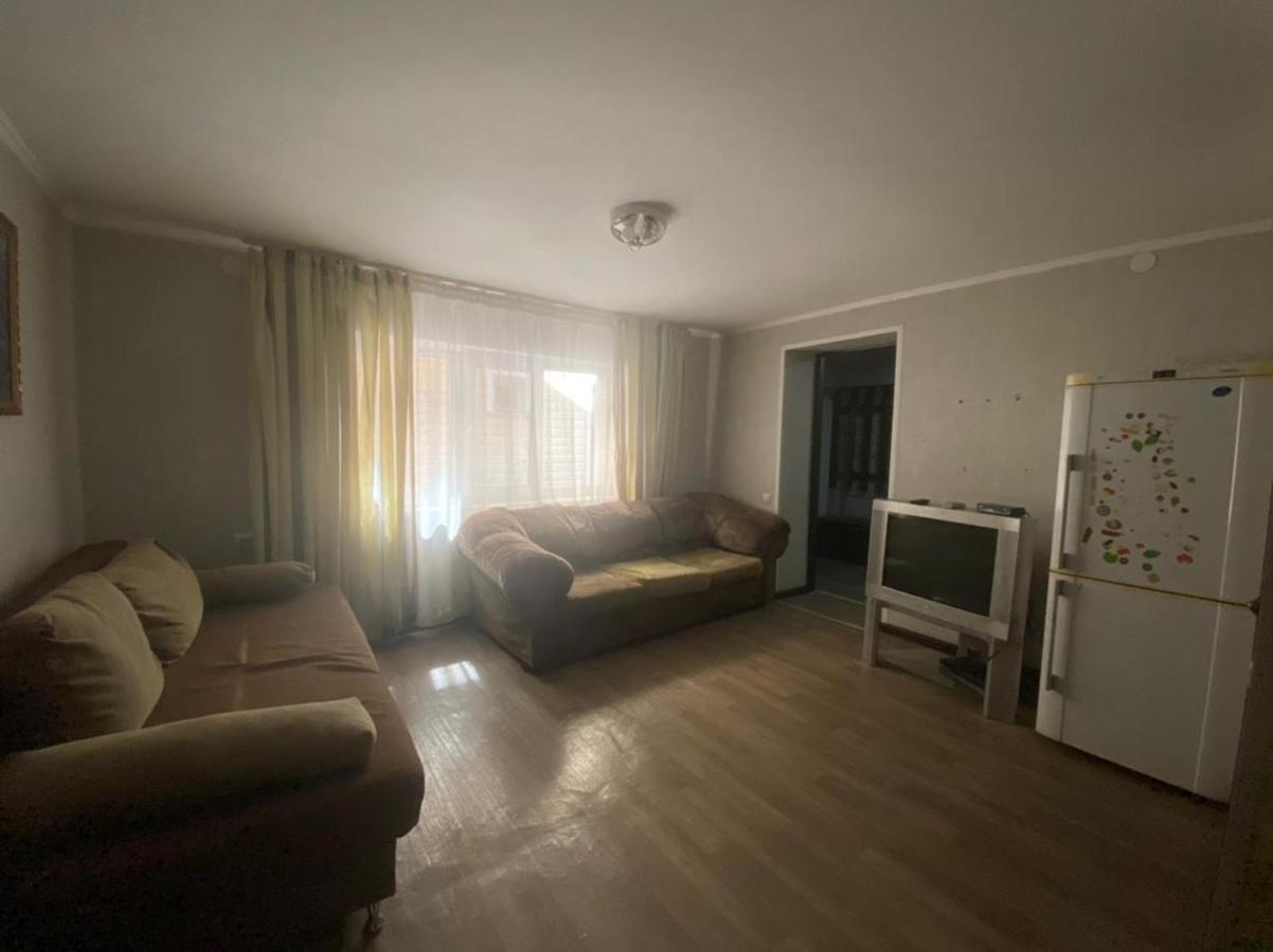 Room Hostel Dostyk アルマトイ エクステリア 写真