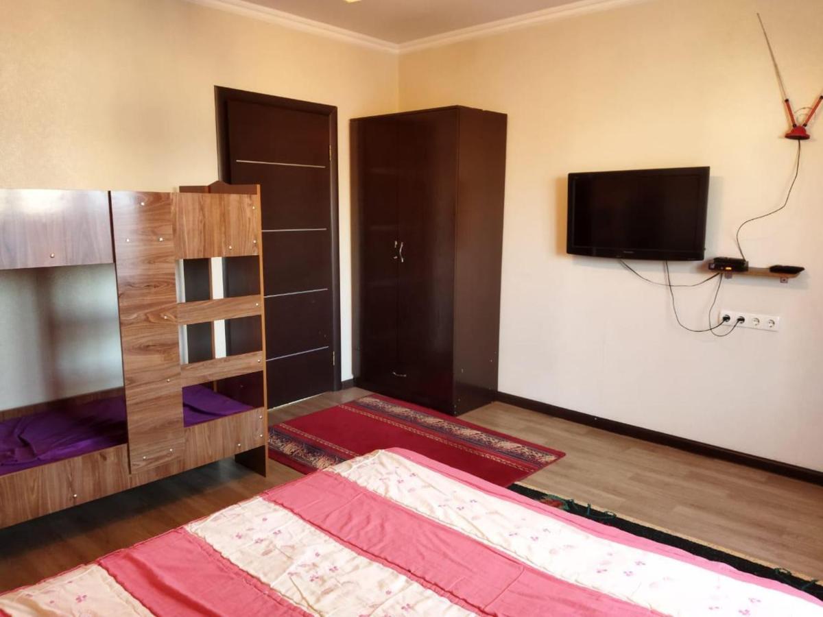 Room Hostel Dostyk アルマトイ エクステリア 写真