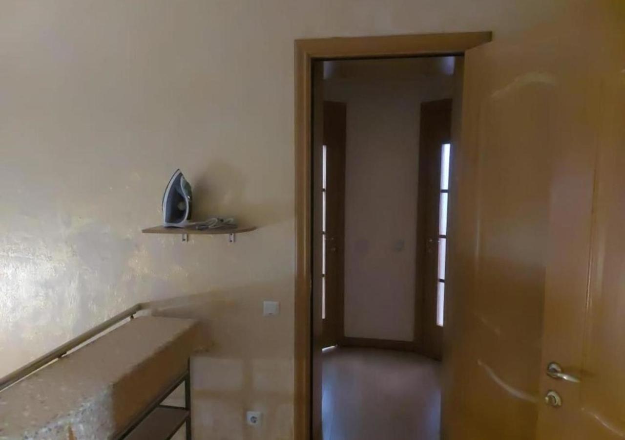 Room Hostel Dostyk アルマトイ エクステリア 写真