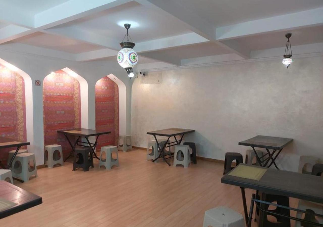 Room Hostel Dostyk アルマトイ エクステリア 写真
