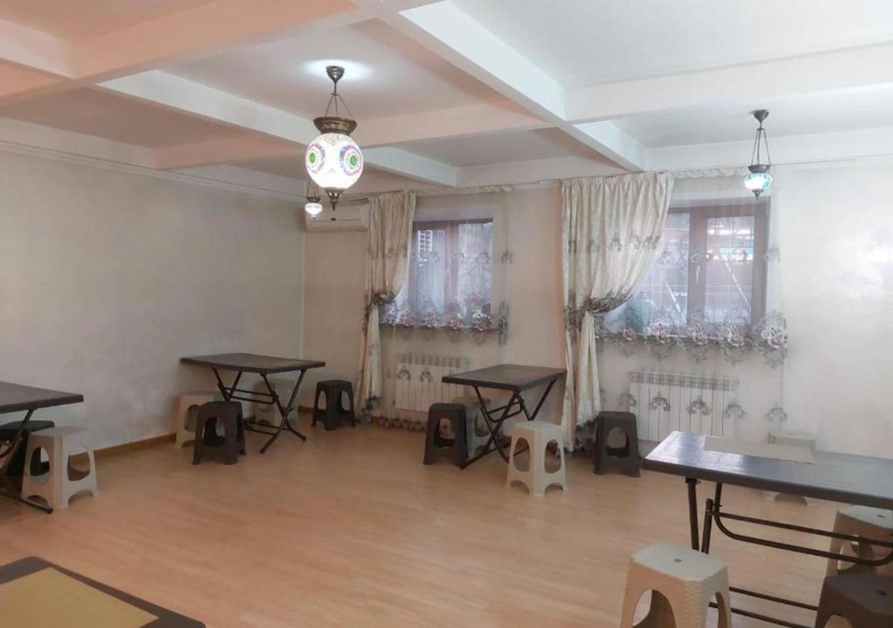 Room Hostel Dostyk アルマトイ エクステリア 写真