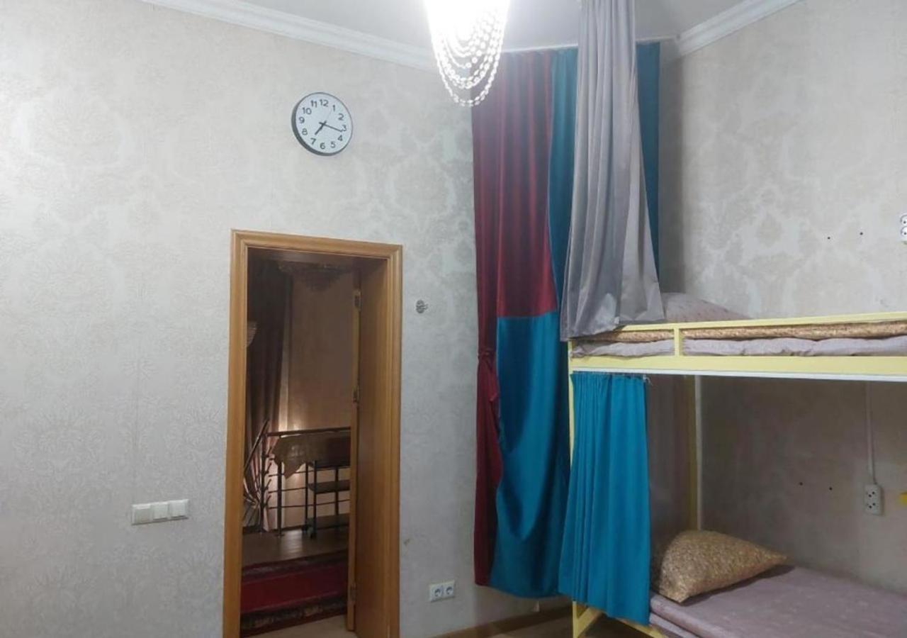 Room Hostel Dostyk アルマトイ エクステリア 写真