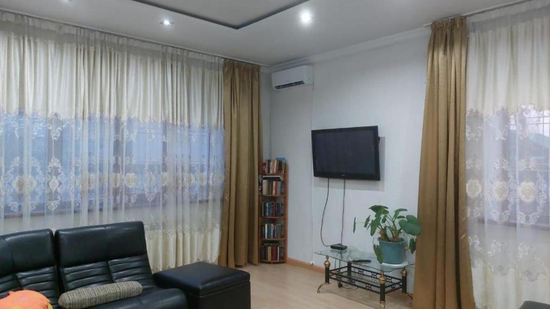 Room Hostel Dostyk アルマトイ エクステリア 写真