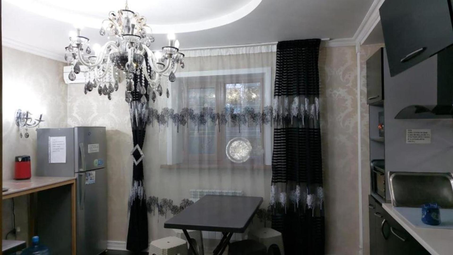 Room Hostel Dostyk アルマトイ エクステリア 写真